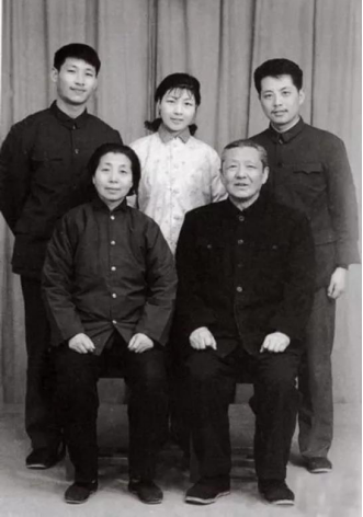 Mother's Day: Memories of Xi Jinping growing up with his mother