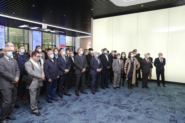 H3C Hosts Diplomats and Guests from More than 30 Countries for In-depth Tour