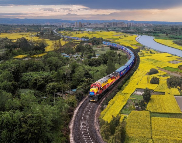 Railway port boosts high-quality development in Qingbaijiang