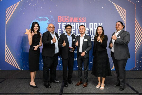 Acentrik wins Singapore Business Review Technology Excellence Award 2023 for Best Blockchain Product