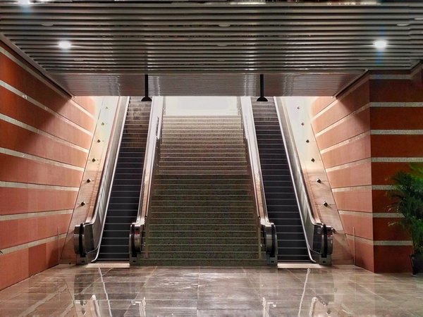 Hitachi Elevator provides escalators and elevators to Kazuo-Chifeng High-speed Railway's Chifeng West Railway Station