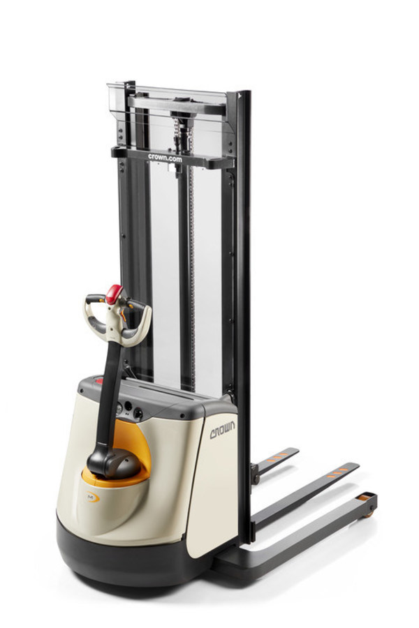 Crown Updates Stacker Offering with Improved M 3000 Series Walkie Straddle Stacker