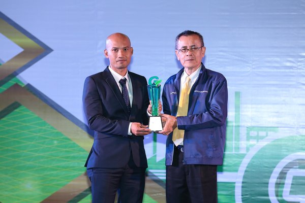 USG Boral Thailand (also known as Siam Gypsum) wins Green Industry Award for being an environmentally-friendly business