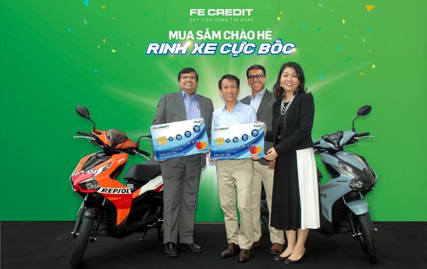 FE Credit launches a Mega Card Spend Promotion giving away not 1, 2 or 3 but 60 latest Honda Air Blade Motorbikes