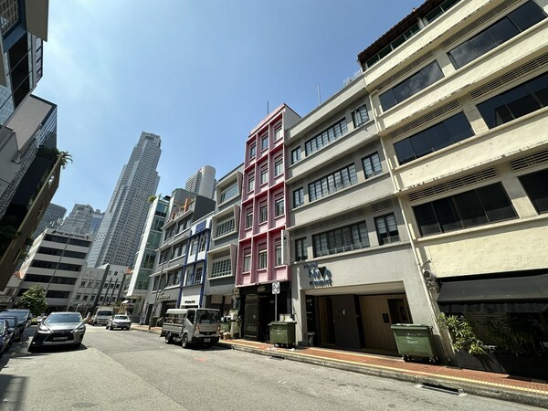 FOR SALE BY EXPRESSION OF INTEREST: 41 HONGKONG STREET - 6-STOREY CONSERVATION SHOPHOUSE WITH HOTEL AND RESTAURANT APPROVED USE