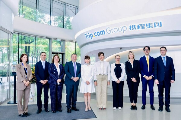 TRIP.COM GROUP WELCOMES ITALIAN TOURISM MINISTER AND DELEGATION TO ITS HEADQUARTERS