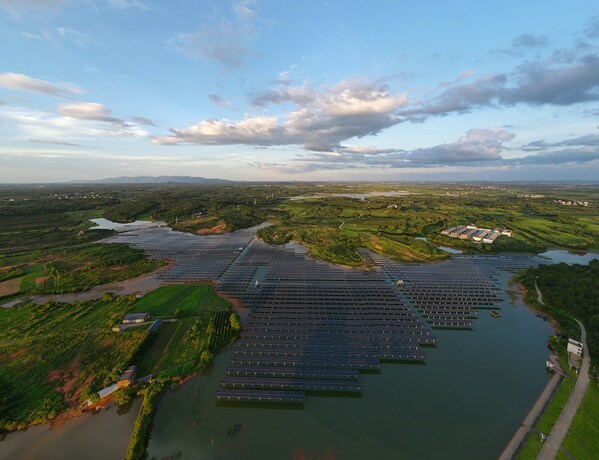 TrinaTracker's Vanguard 2P powers 17MW solar fishery plant